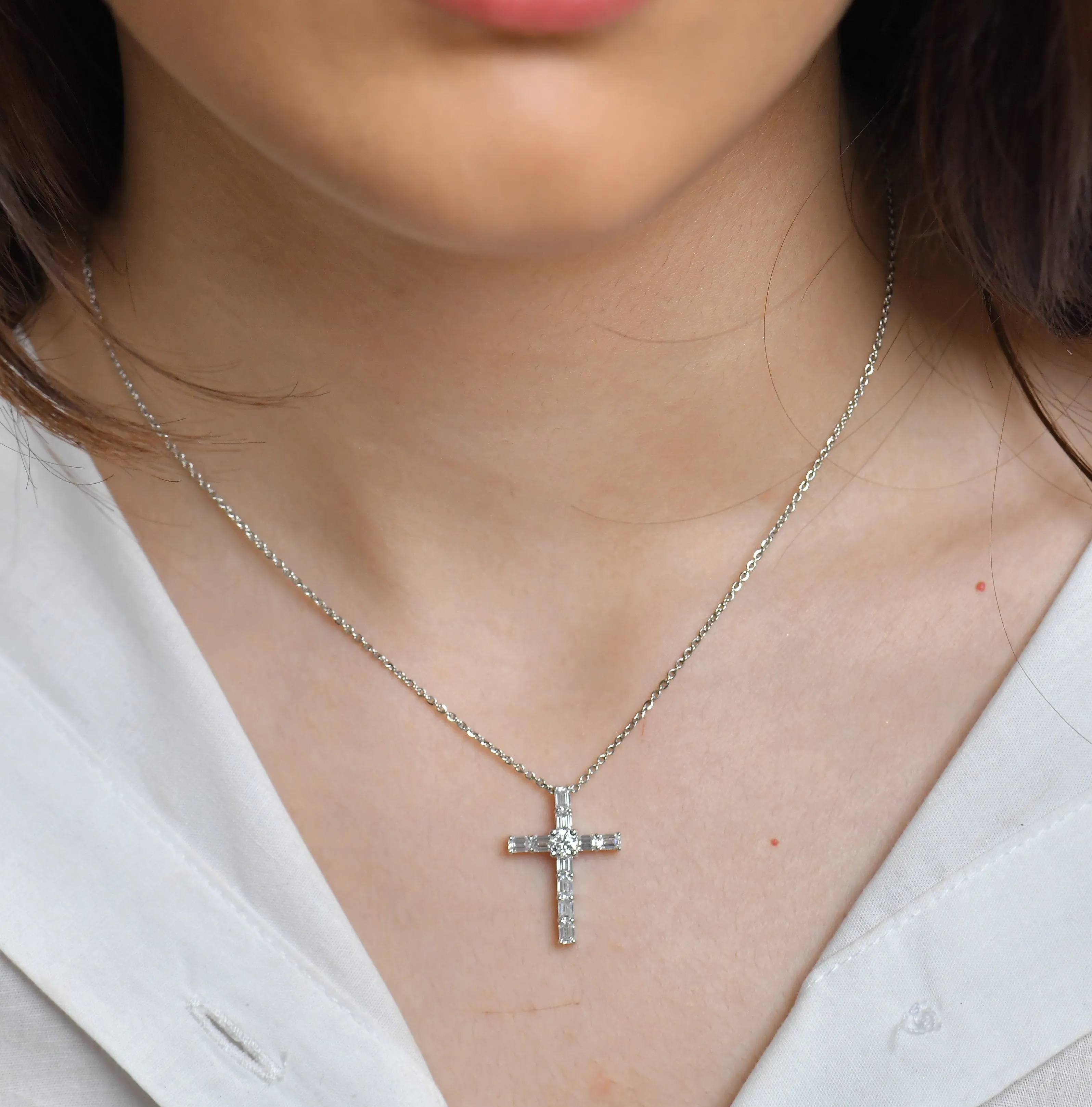 1.34 TW Diamond Cross Pendant