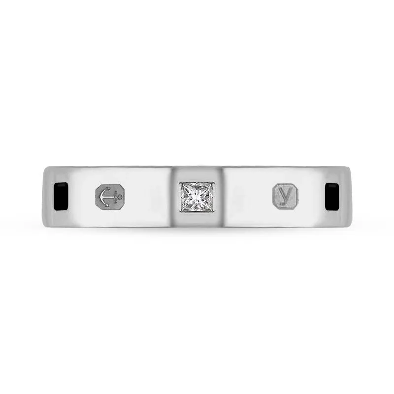 18ct White Gold 0.09ct Diamond Whitby Jet King's Coronation Hallmark Princess Cut 4mm Ring D