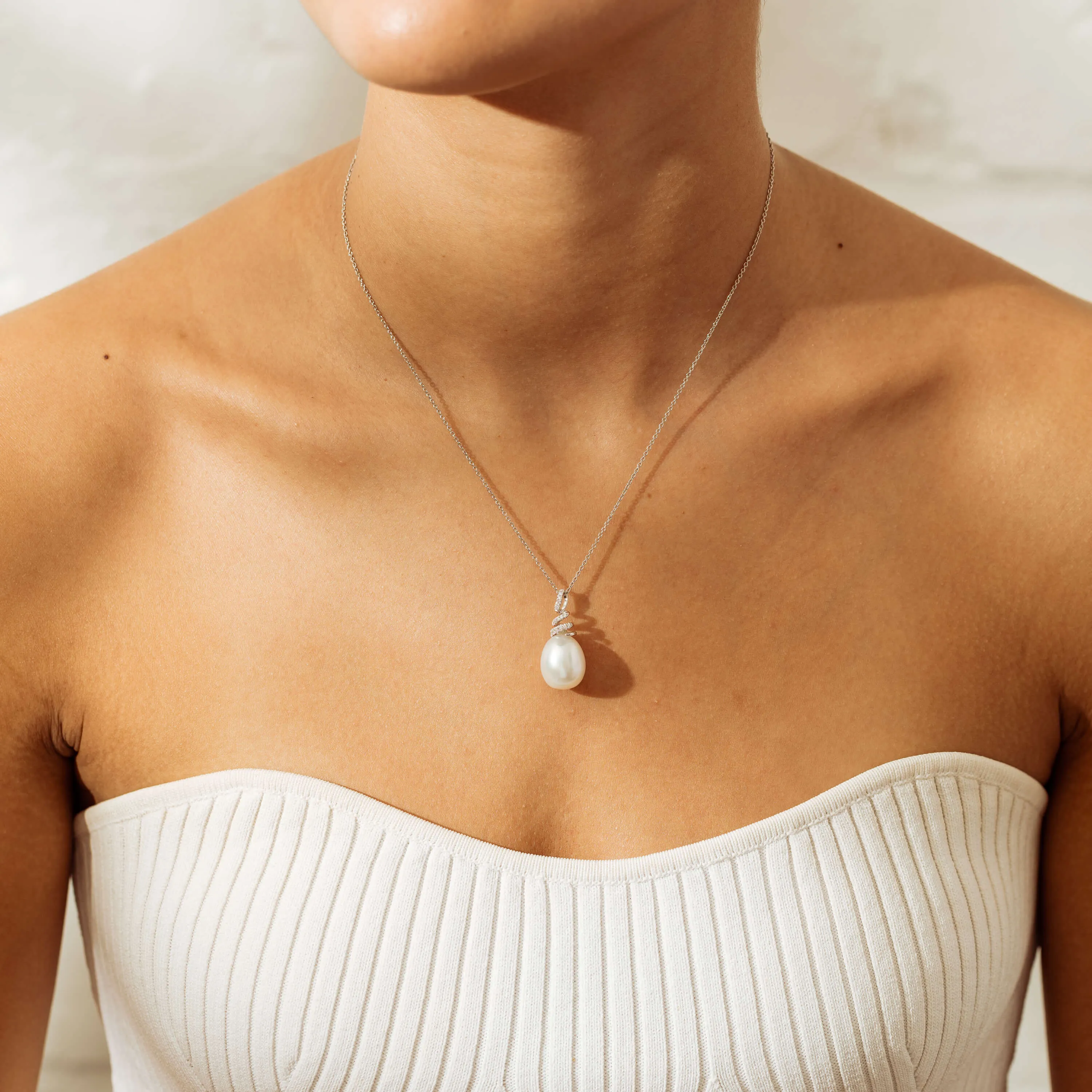 18ct White Gold South Sea Pearl & Diamond Pendant
