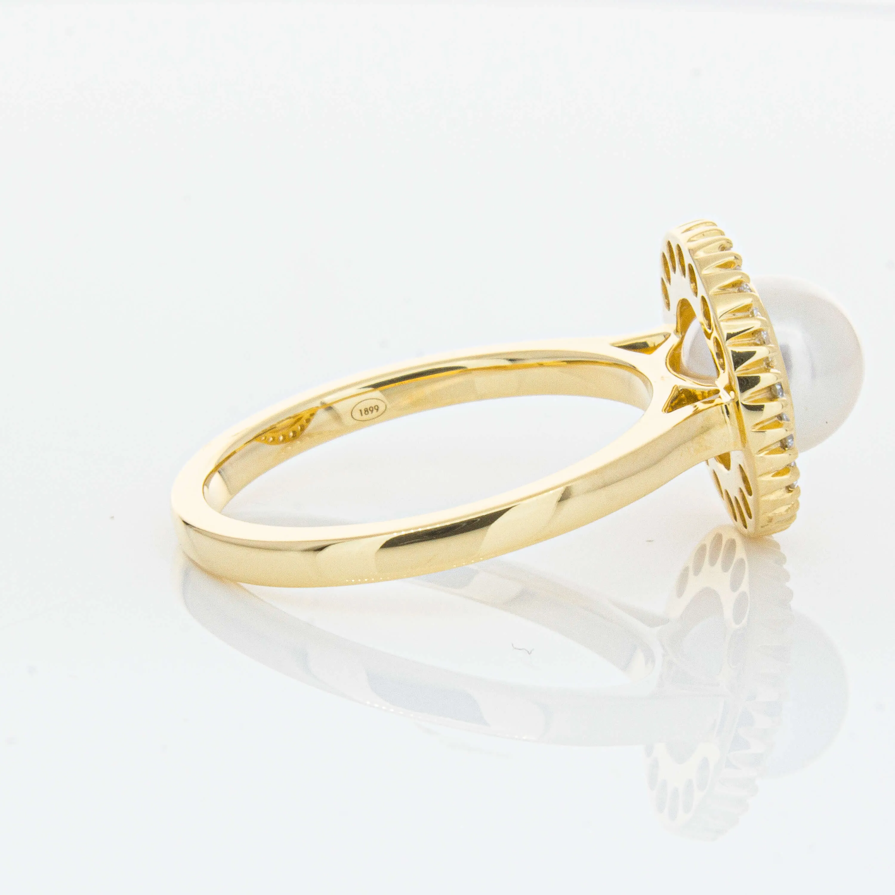 18ct Yellow Gold 7mm Akoya Pearl & Diamond Daisy Ring