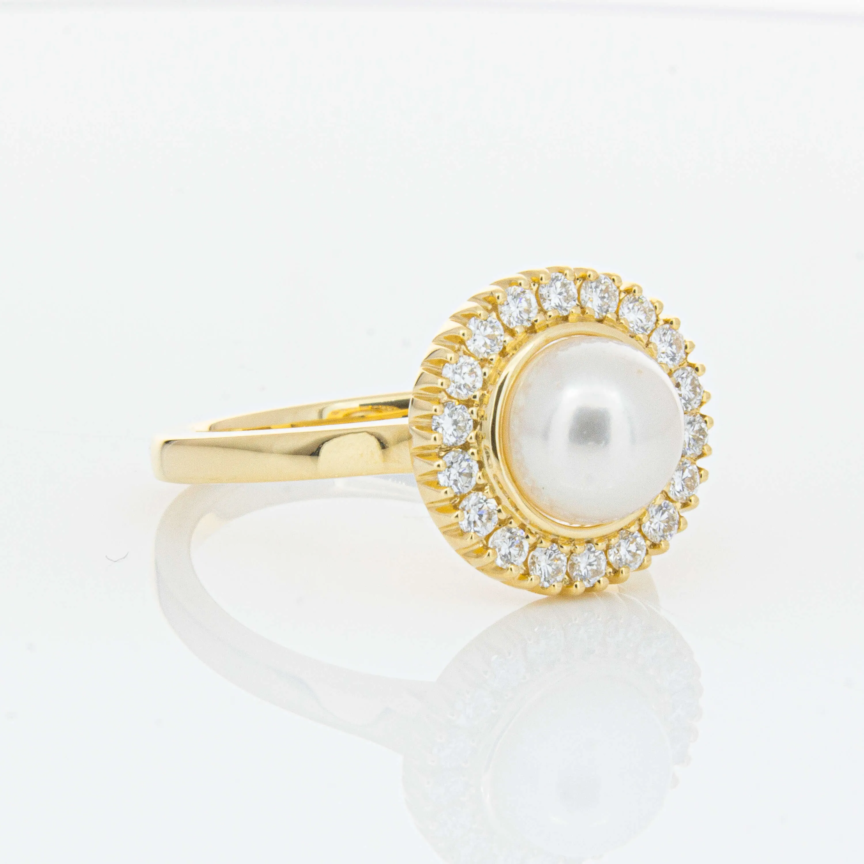 18ct Yellow Gold 7mm Akoya Pearl & Diamond Daisy Ring