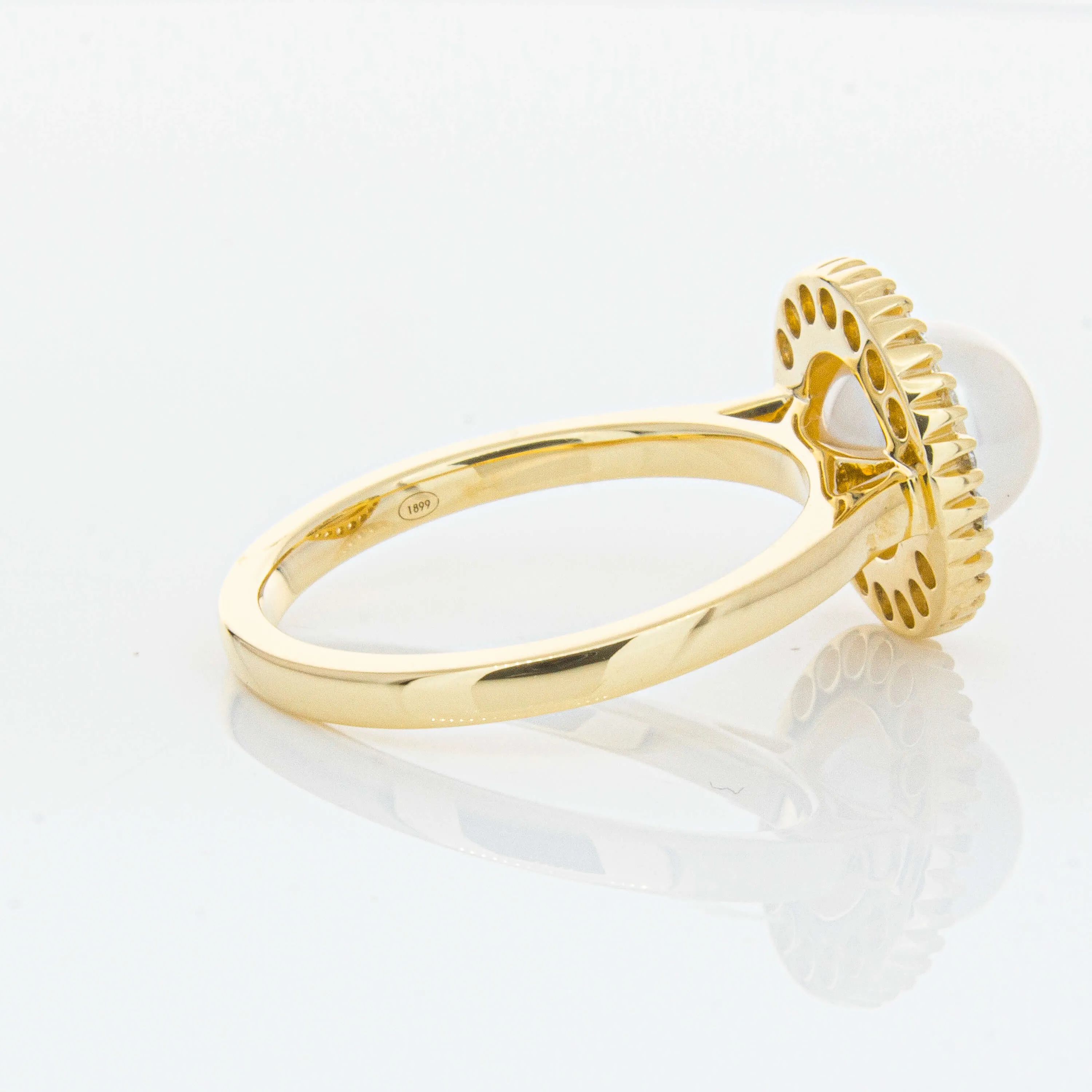 18ct Yellow Gold 7mm Akoya Pearl & Diamond Daisy Ring