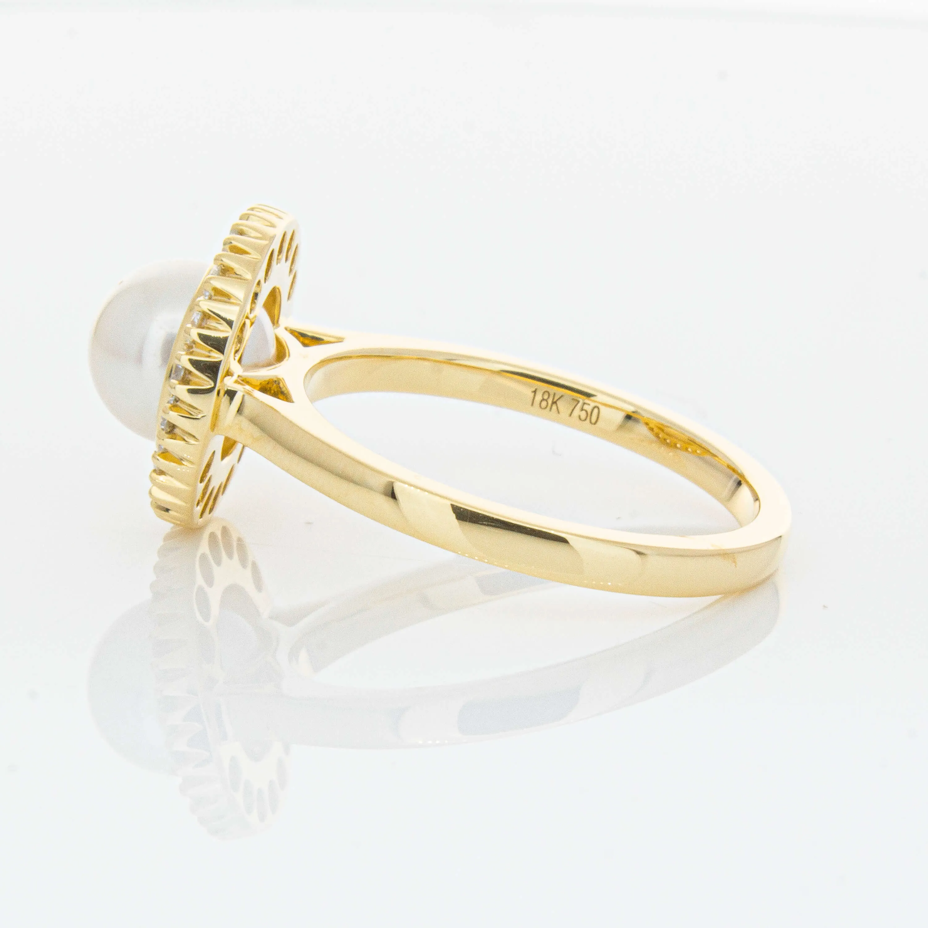 18ct Yellow Gold 7mm Akoya Pearl & Diamond Daisy Ring