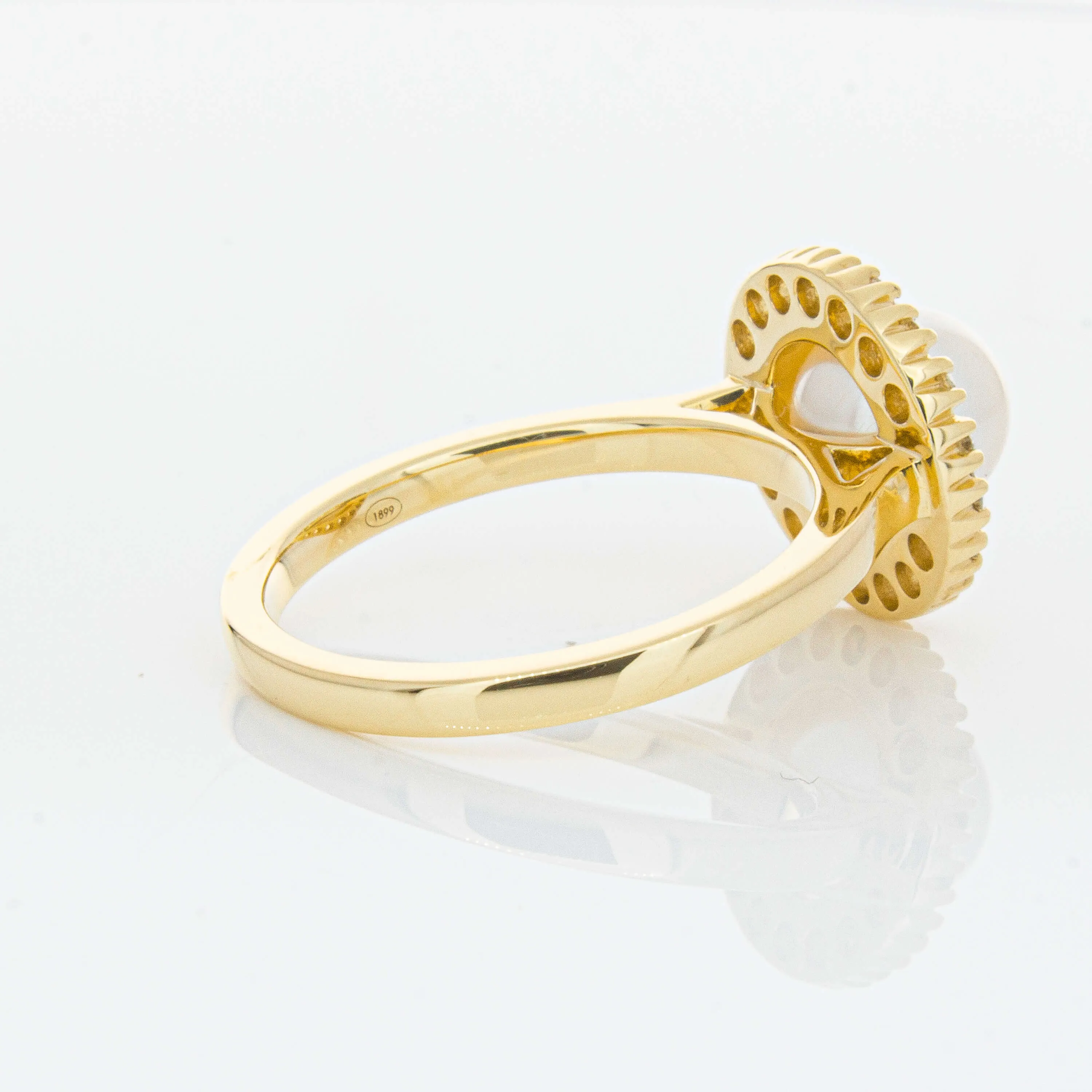 18ct Yellow Gold 7mm Akoya Pearl & Diamond Daisy Ring