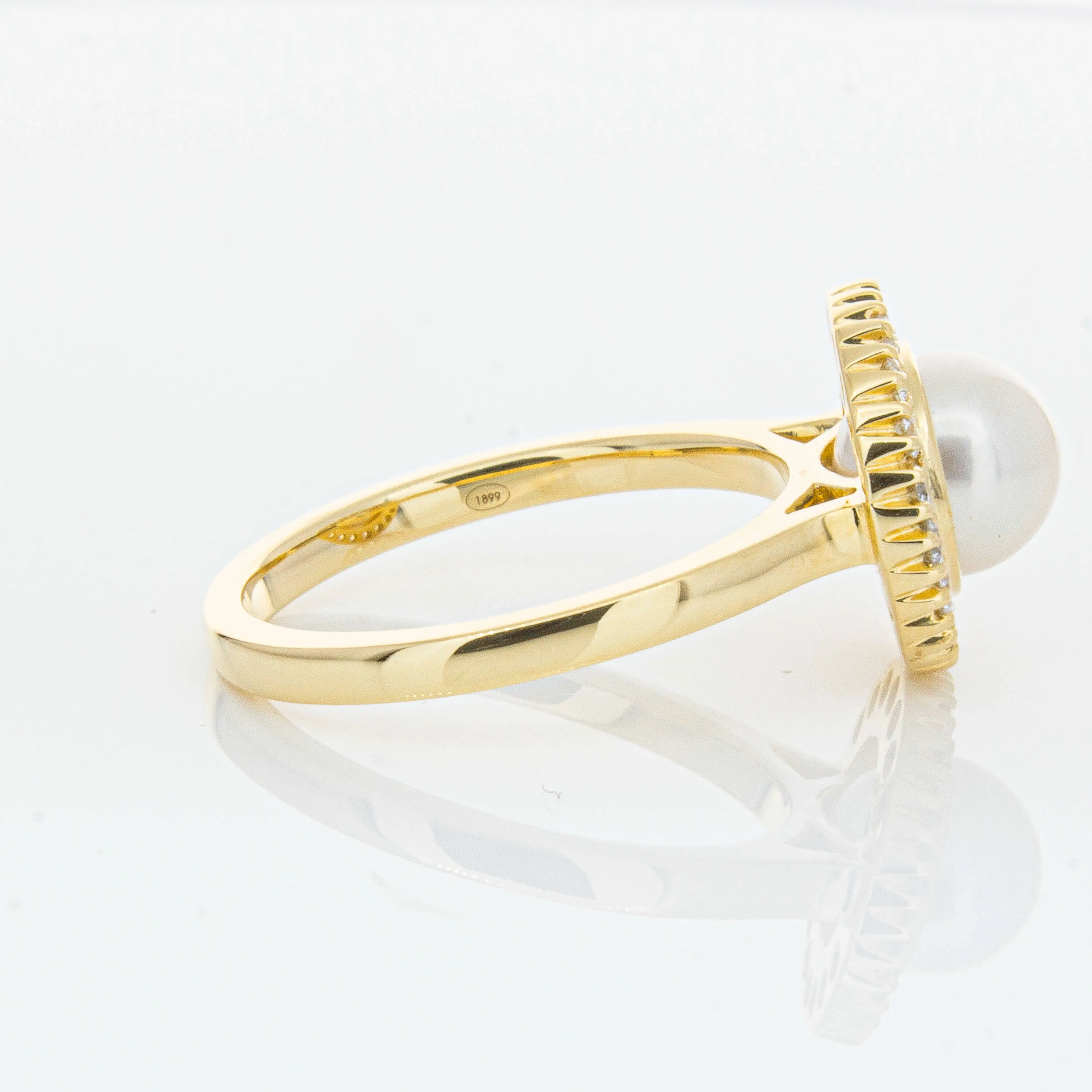 18ct Yellow Gold 7mm Akoya Pearl & Diamond Daisy Ring
