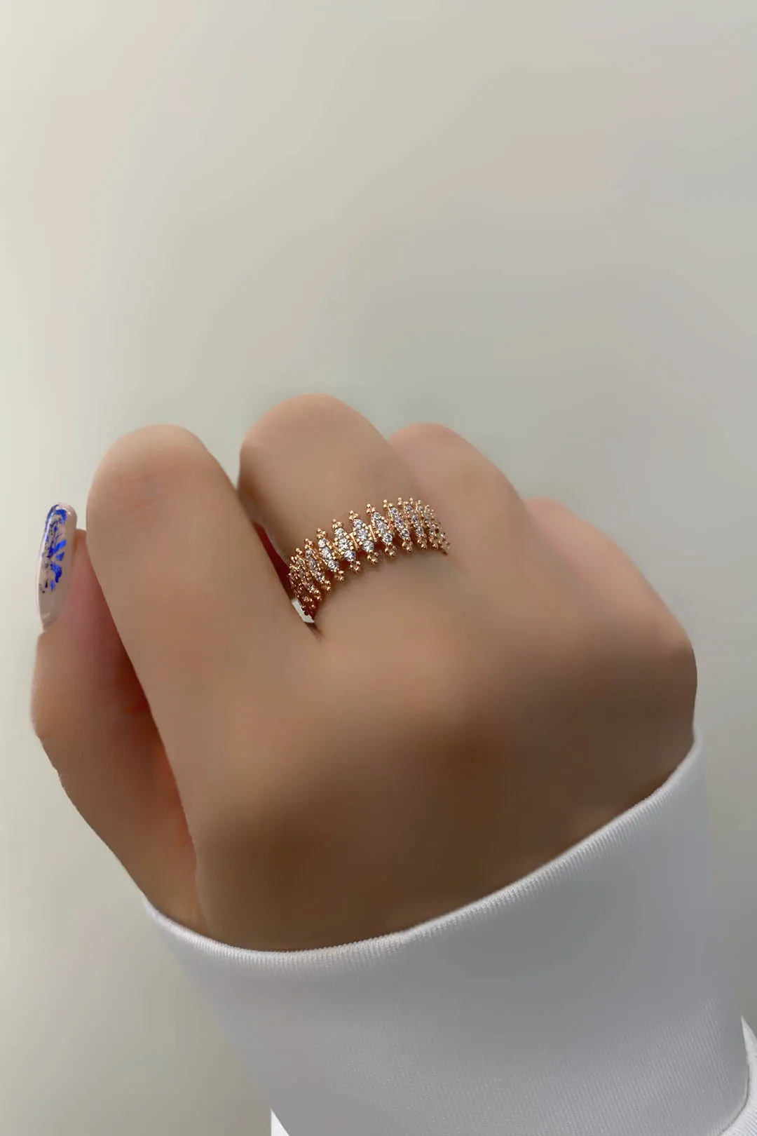 Adjustable Queen Ring in 926 Sterling Silver Rose Gold Plated
