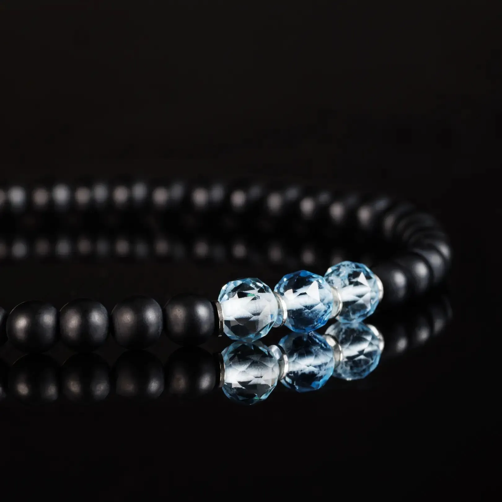 Aquamarine - Matte Black Onyx Bracelet 3 carat (4-5.5mm)