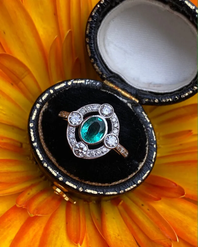 Art Deco Emerald and Diamond Platinum Ring 0.55ct   0.80ct
