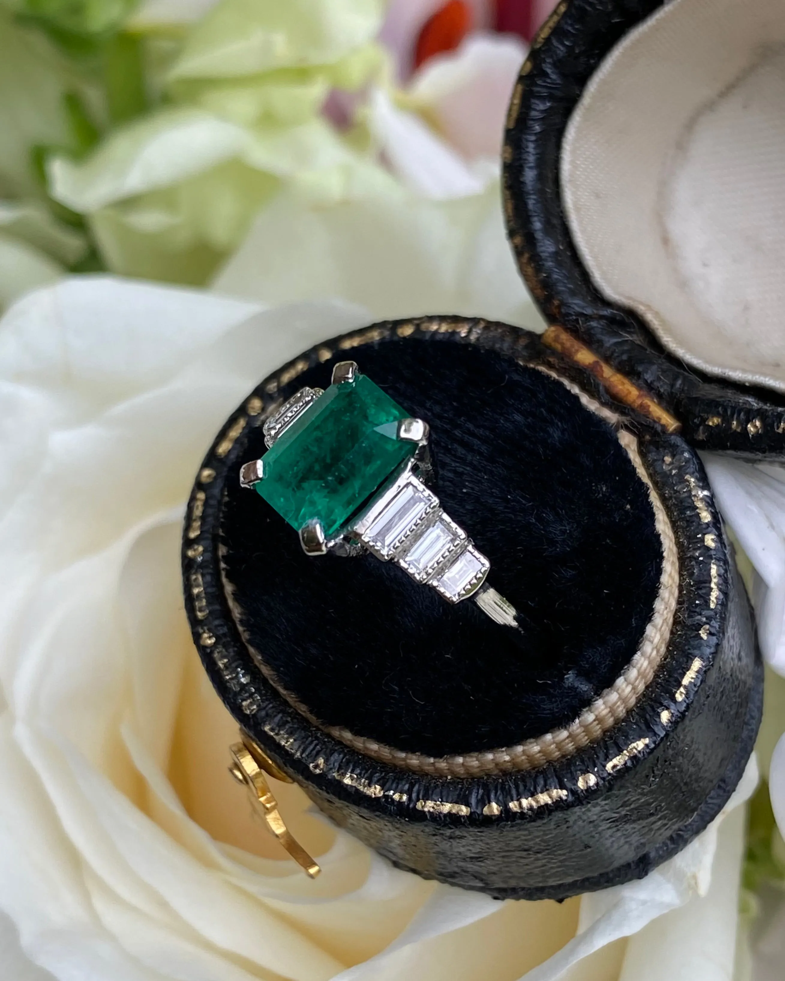Art Deco Emerald and Diamond Ring Platinum 0.30ct   1.92ct