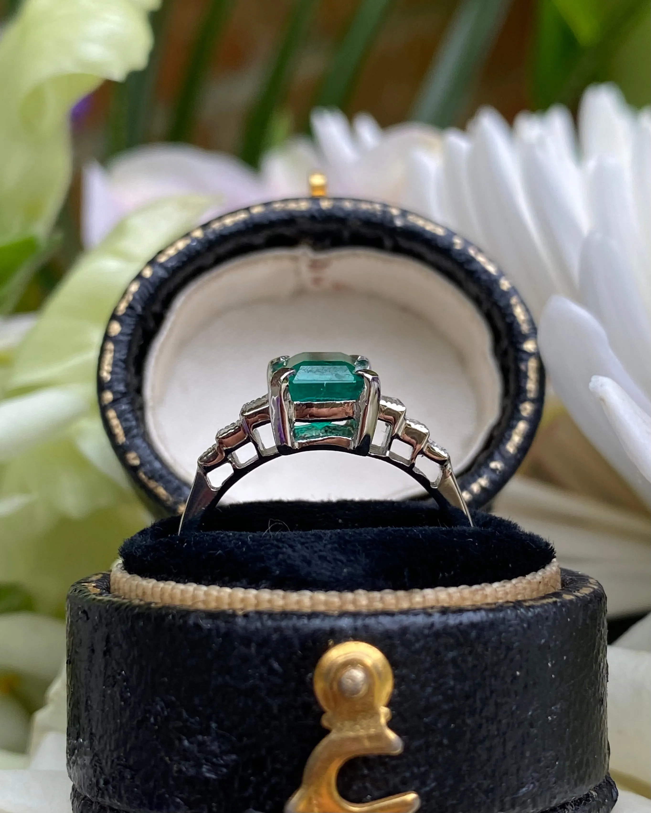 Art Deco Emerald and Diamond Ring Platinum 0.30ct   1.92ct