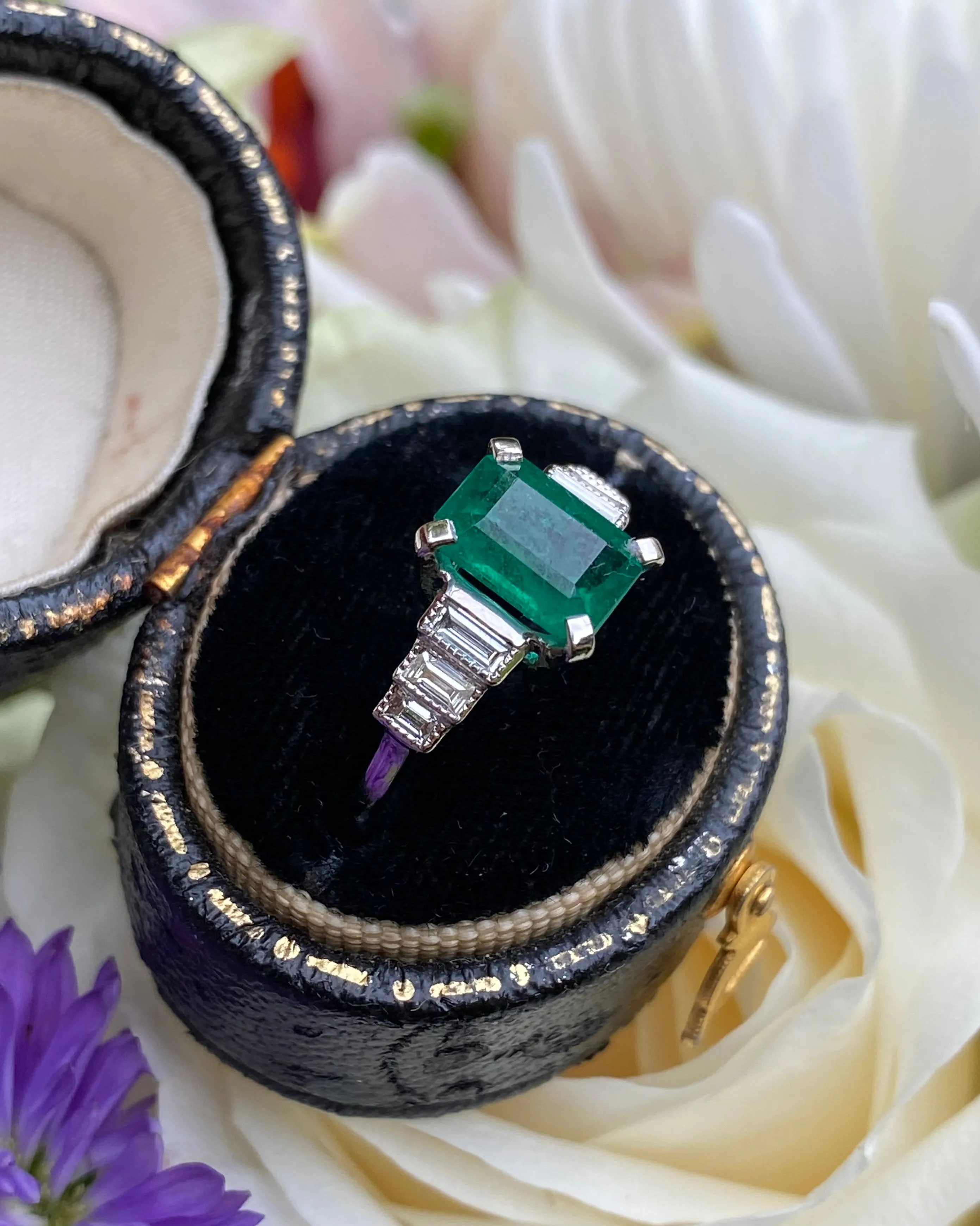 Art Deco Emerald and Diamond Ring Platinum 0.30ct   1.92ct