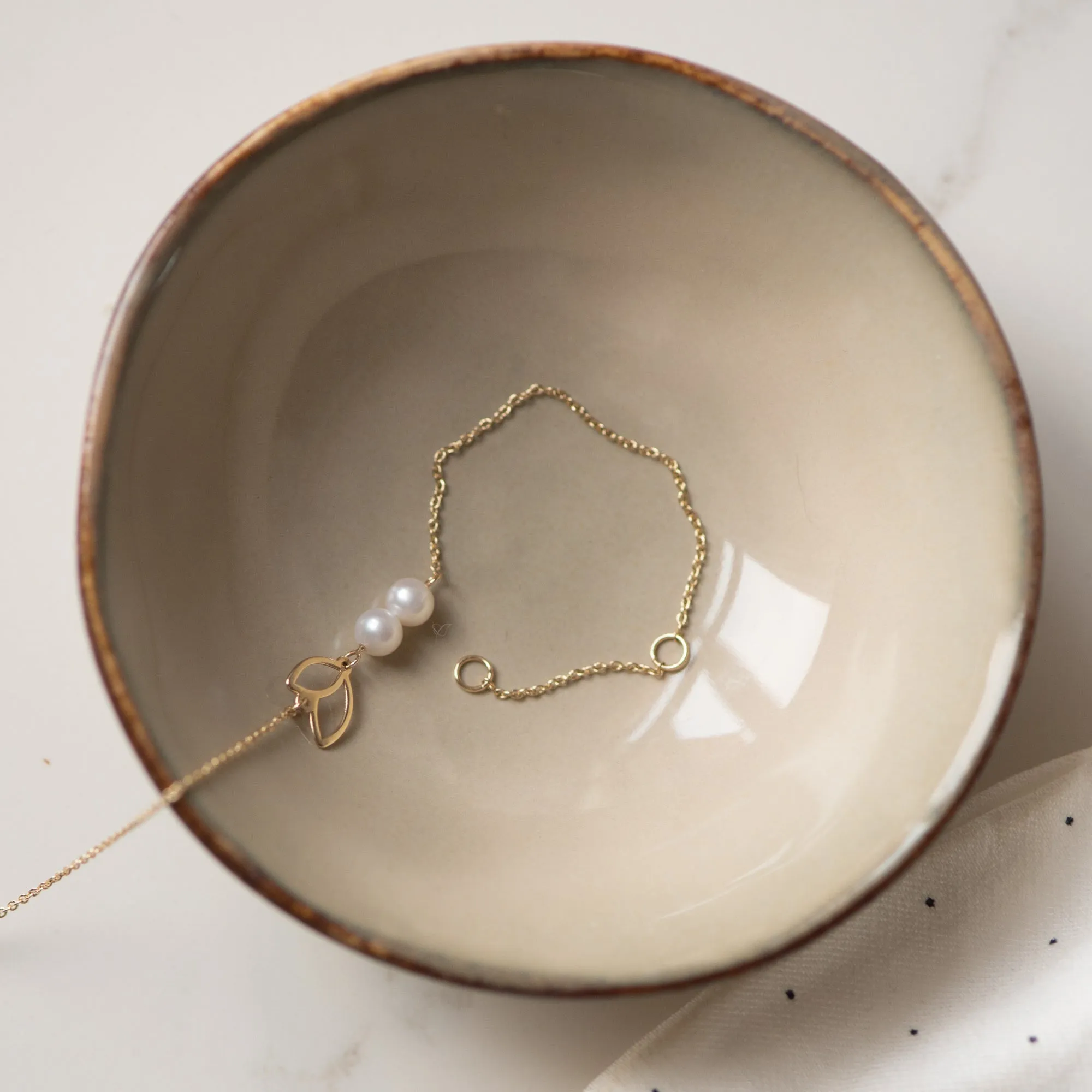 Belleville No??mi 14 karat gold bracelet with freshwater pearls