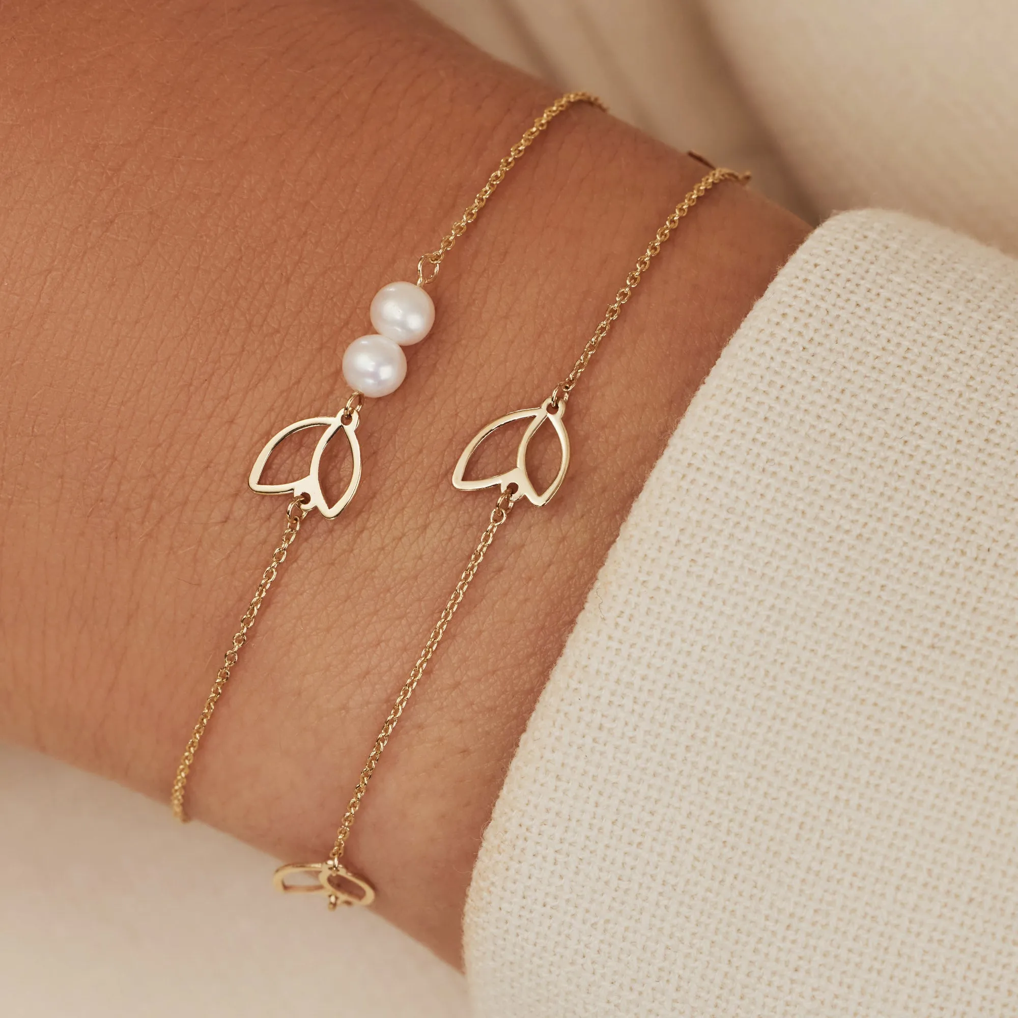 Belleville No??mi 14 karat gold bracelet with freshwater pearls