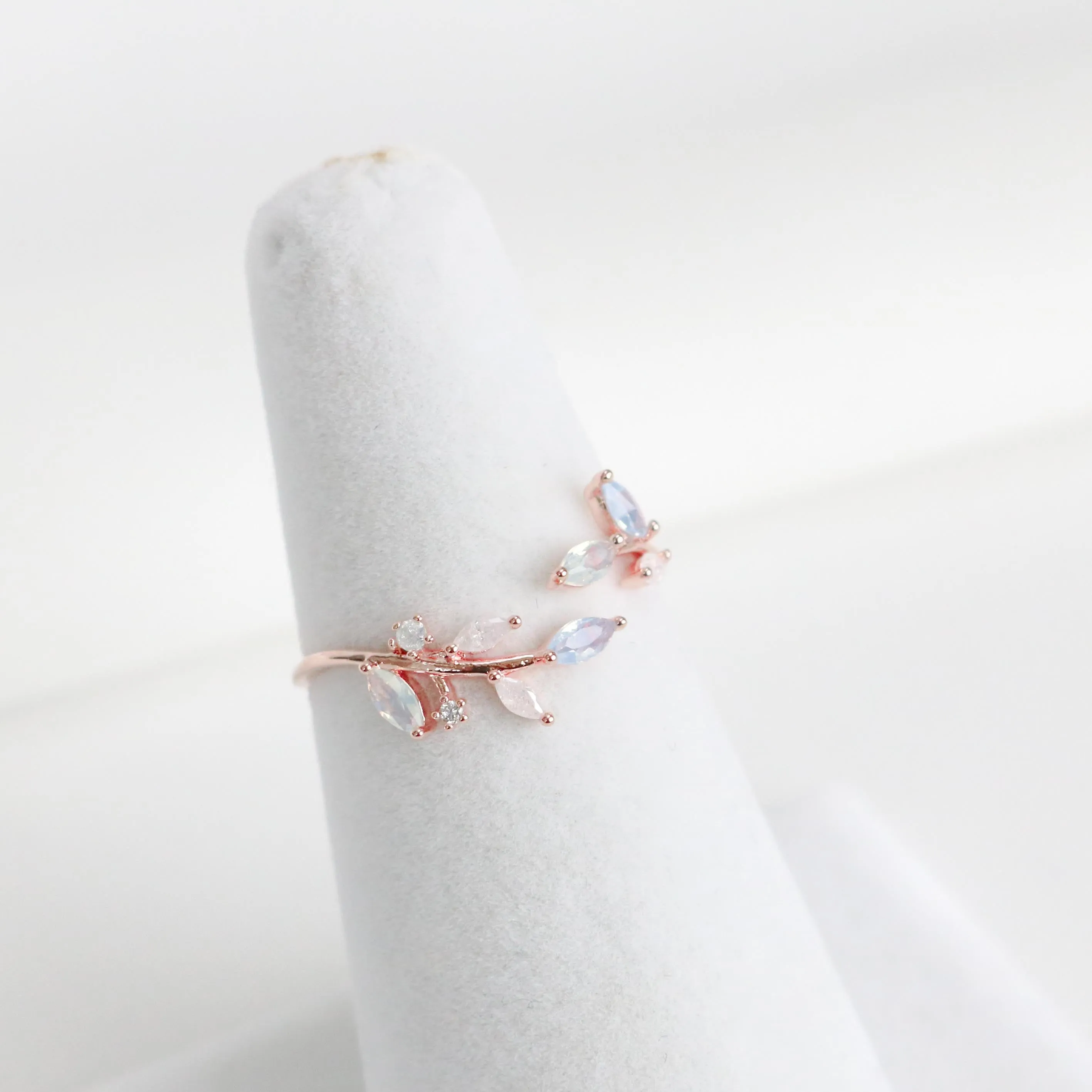 Bleu Leaf Ring