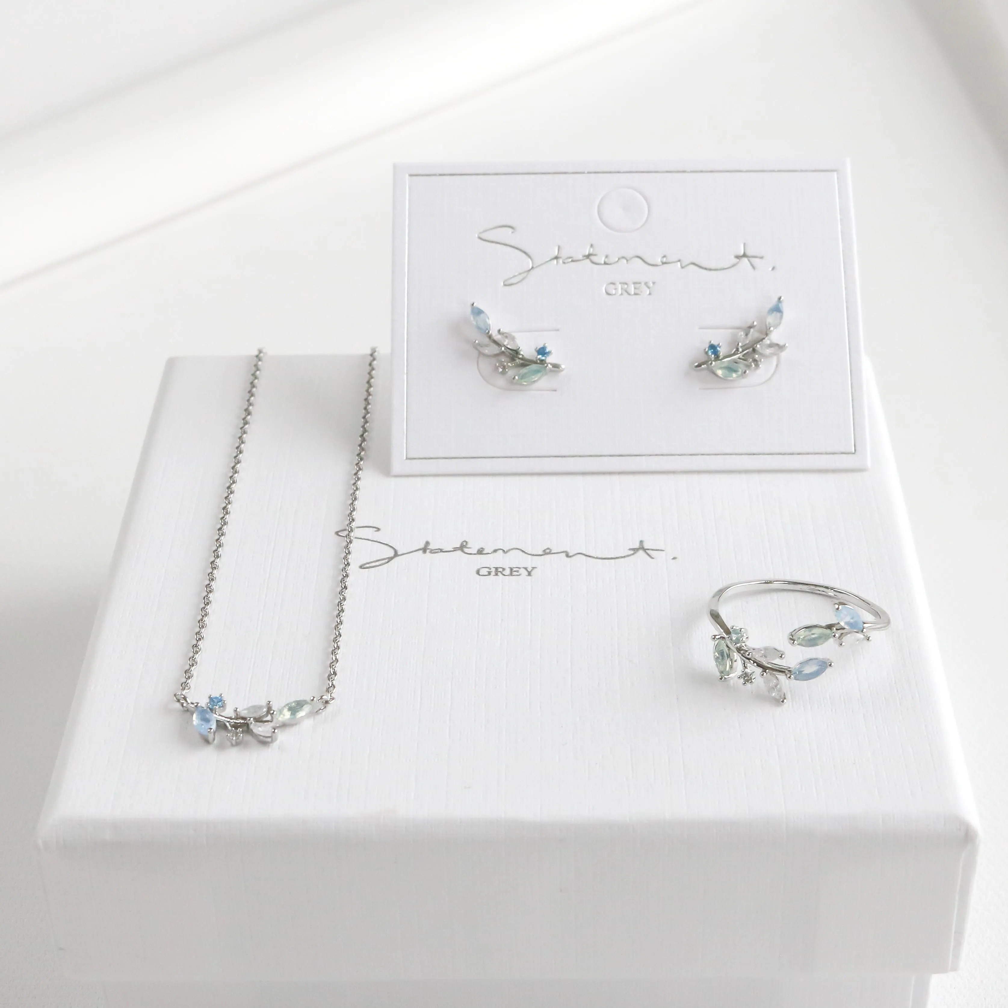 Bleu Leaf Ring