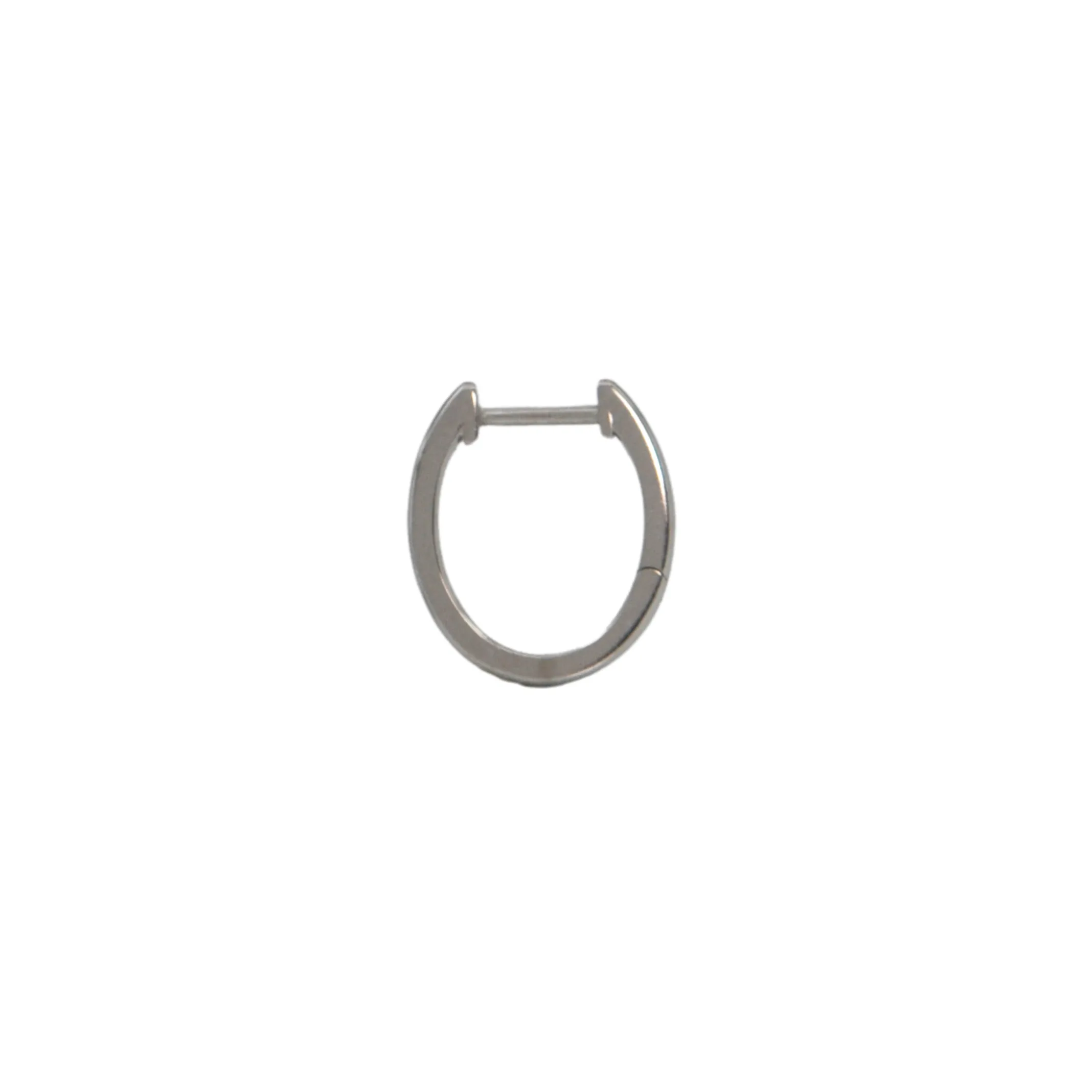 Daisy Exclusive 18k White Gold Oval Huggie Earring