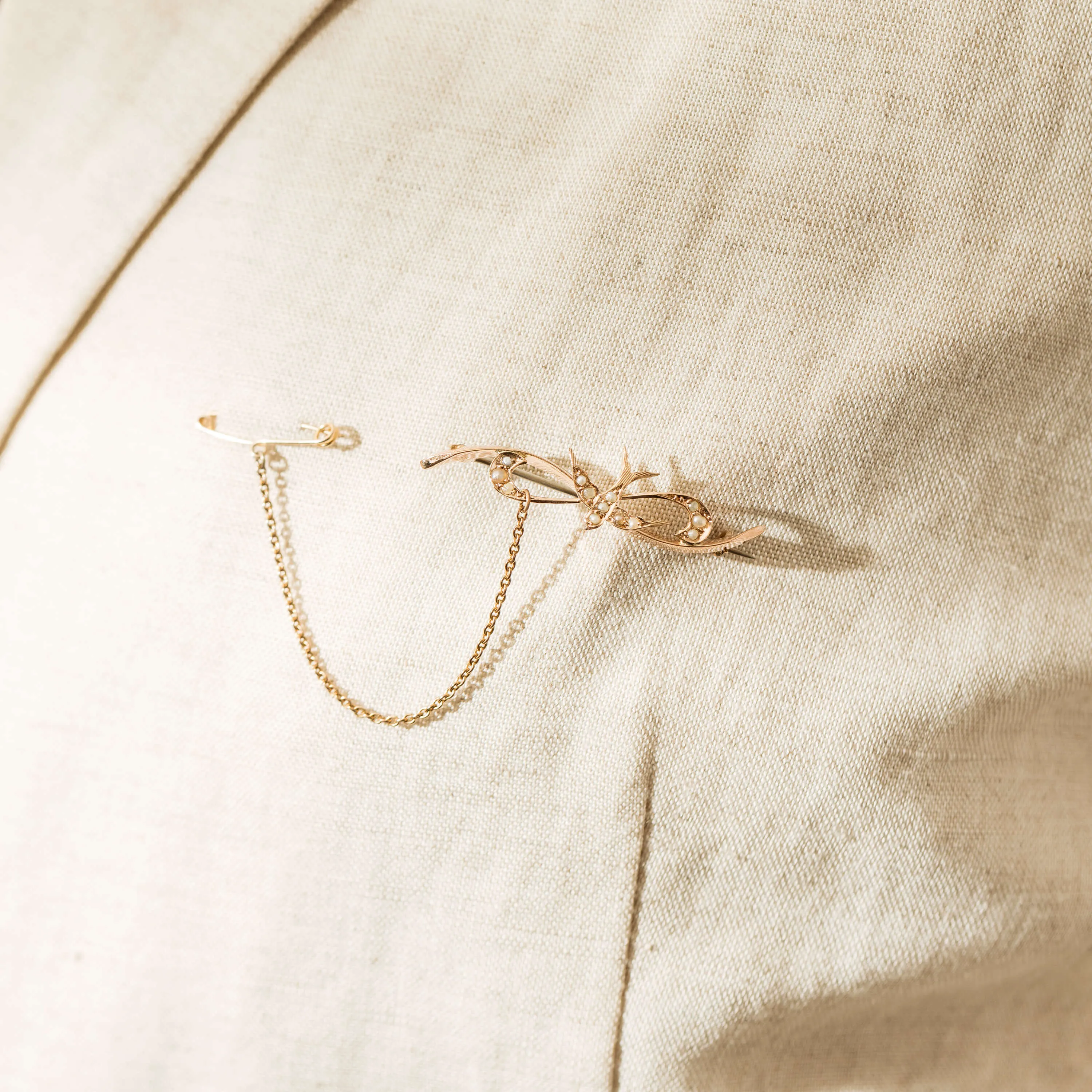 Deja Vu 9ct Seed Pearl Swallow Chester Sweetheart Brooch