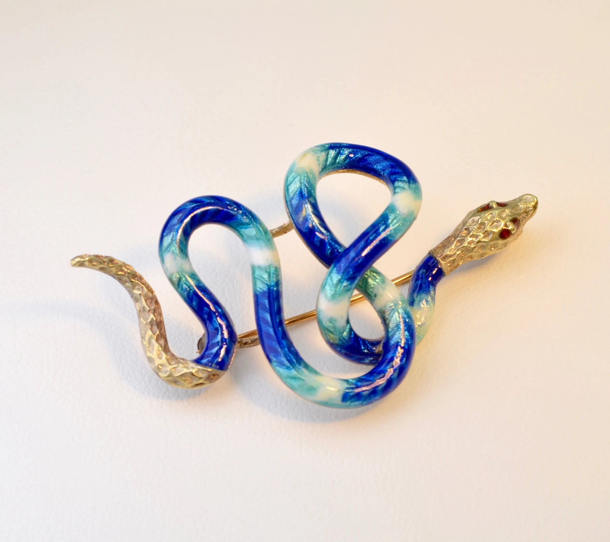 Enamel-covered Serpent Brooch in 14K Yellow Gold with 4 Rubies for Eyes