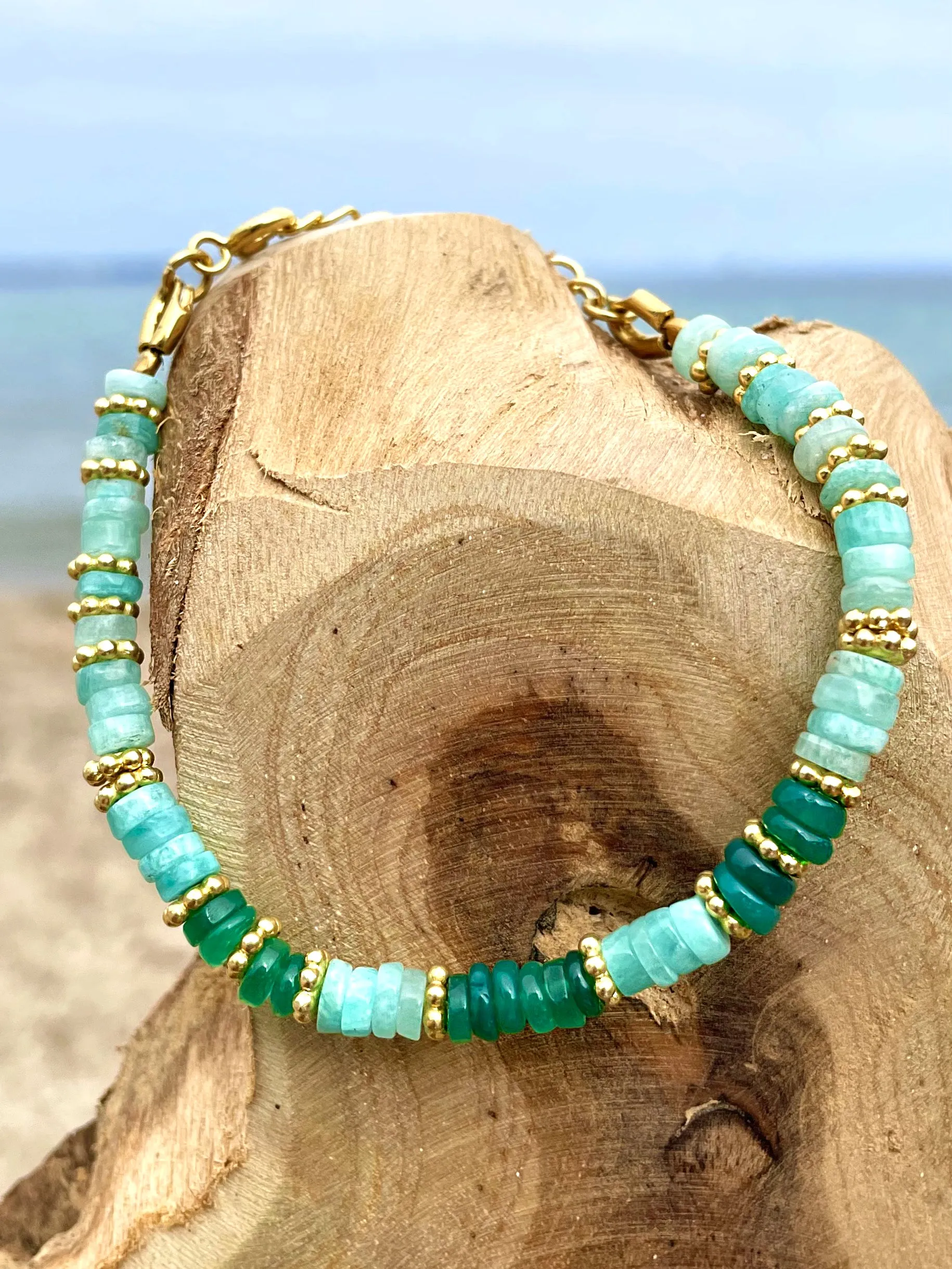 Gold-plated pearl bracelet 18k yellow gold assembled with green onyx and amazonite