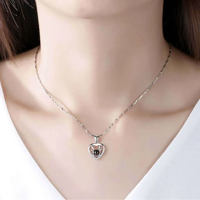 Heart Shaped Love Reindeer Projection Necklace