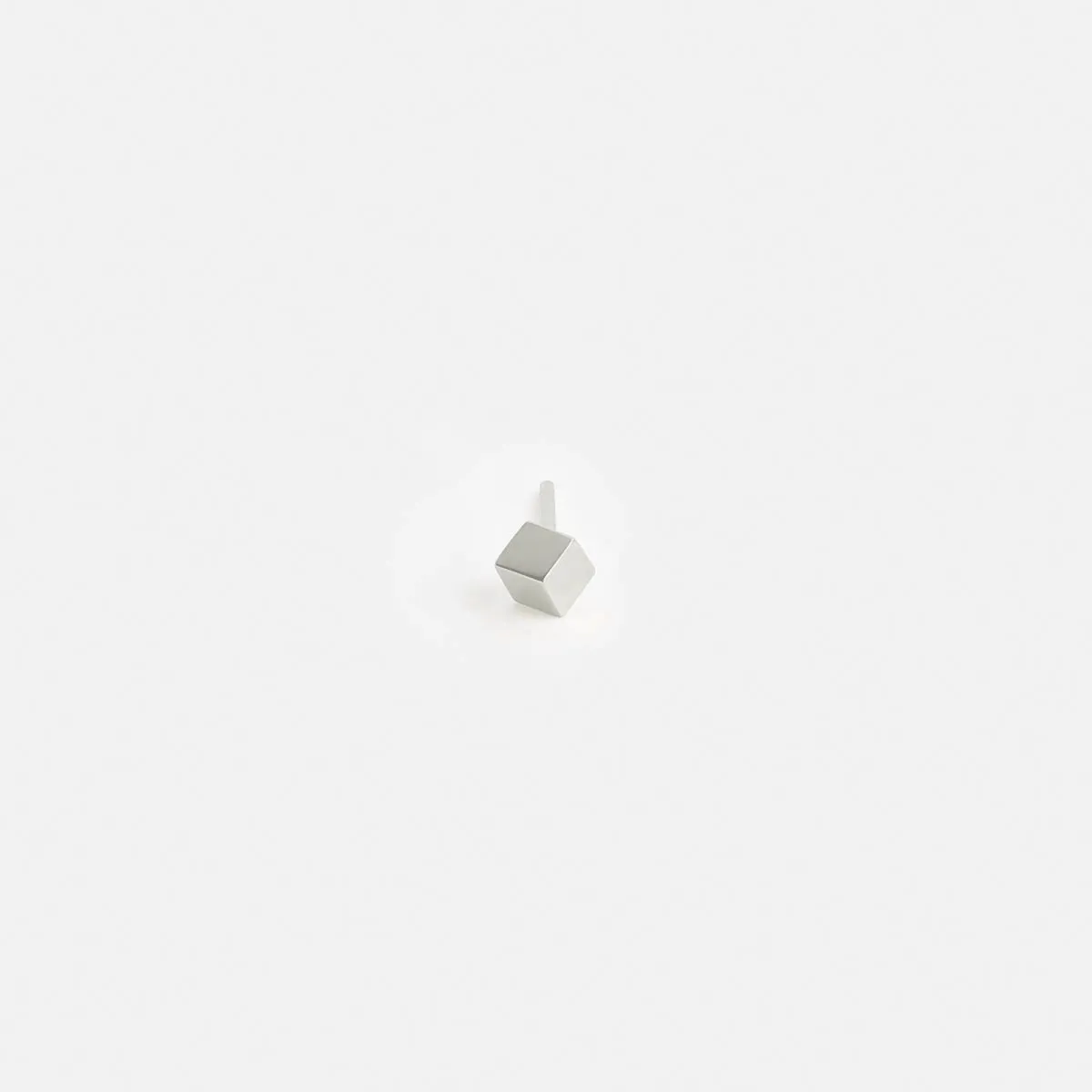 Large Kubas Studs