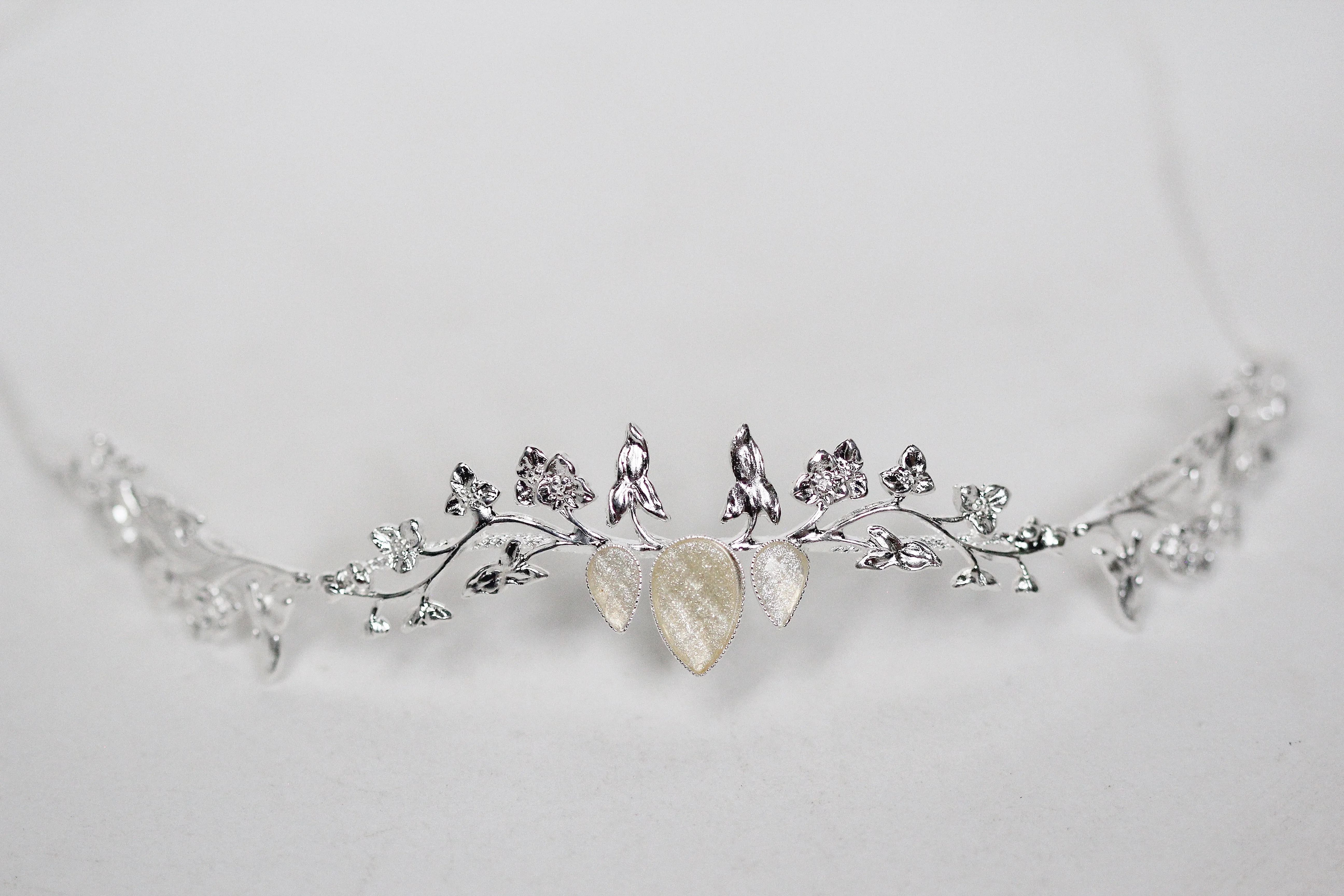 Made to Order* Eva Pearls & Leaves Hair Chain