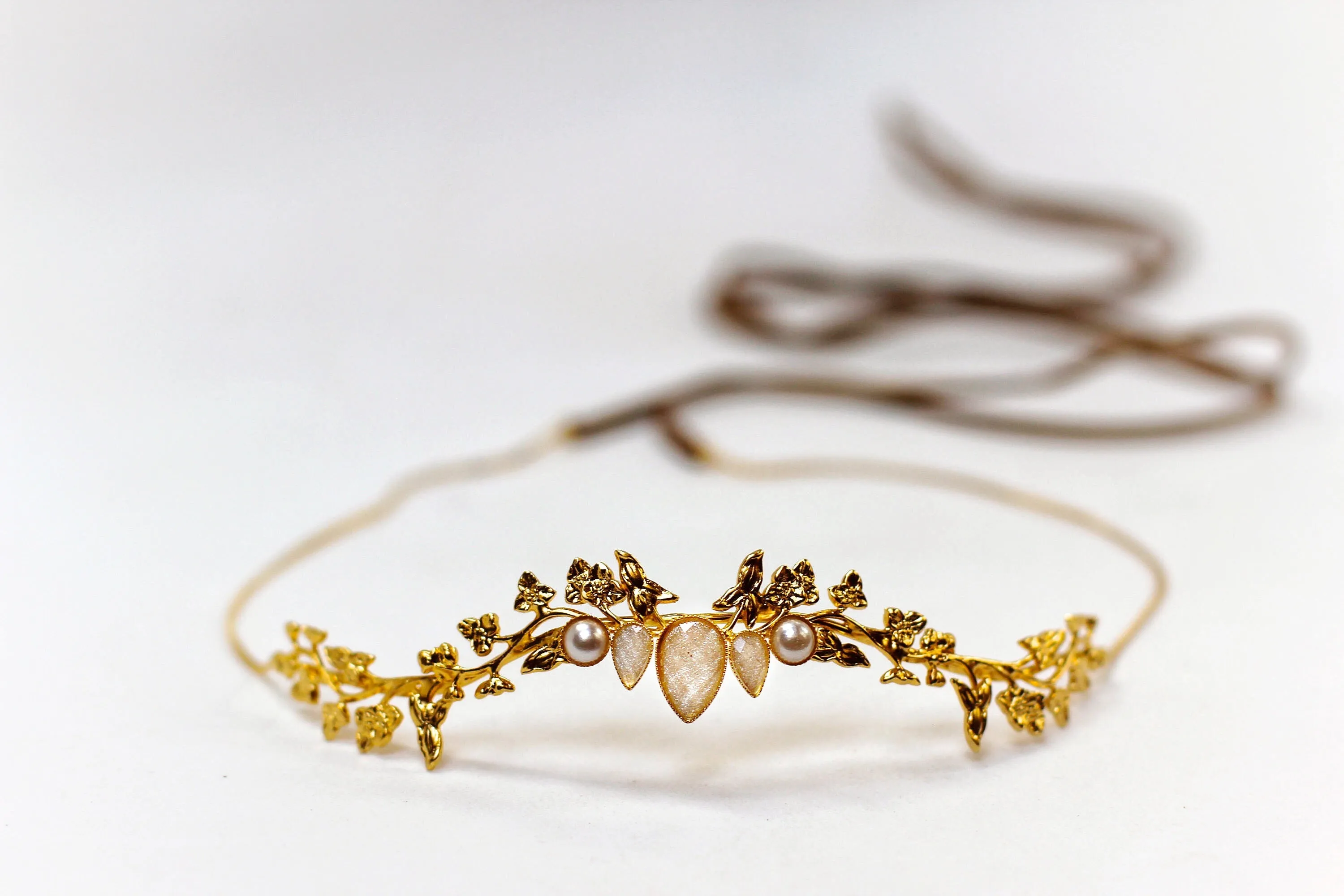 Made to Order* Eva Pearls & Leaves Hair Chain