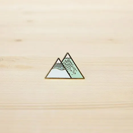 Origami Pin ?C Mountain