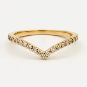 Pav Diamond Chevron Band