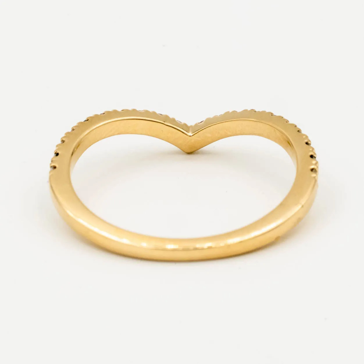 Pav Diamond Chevron Band