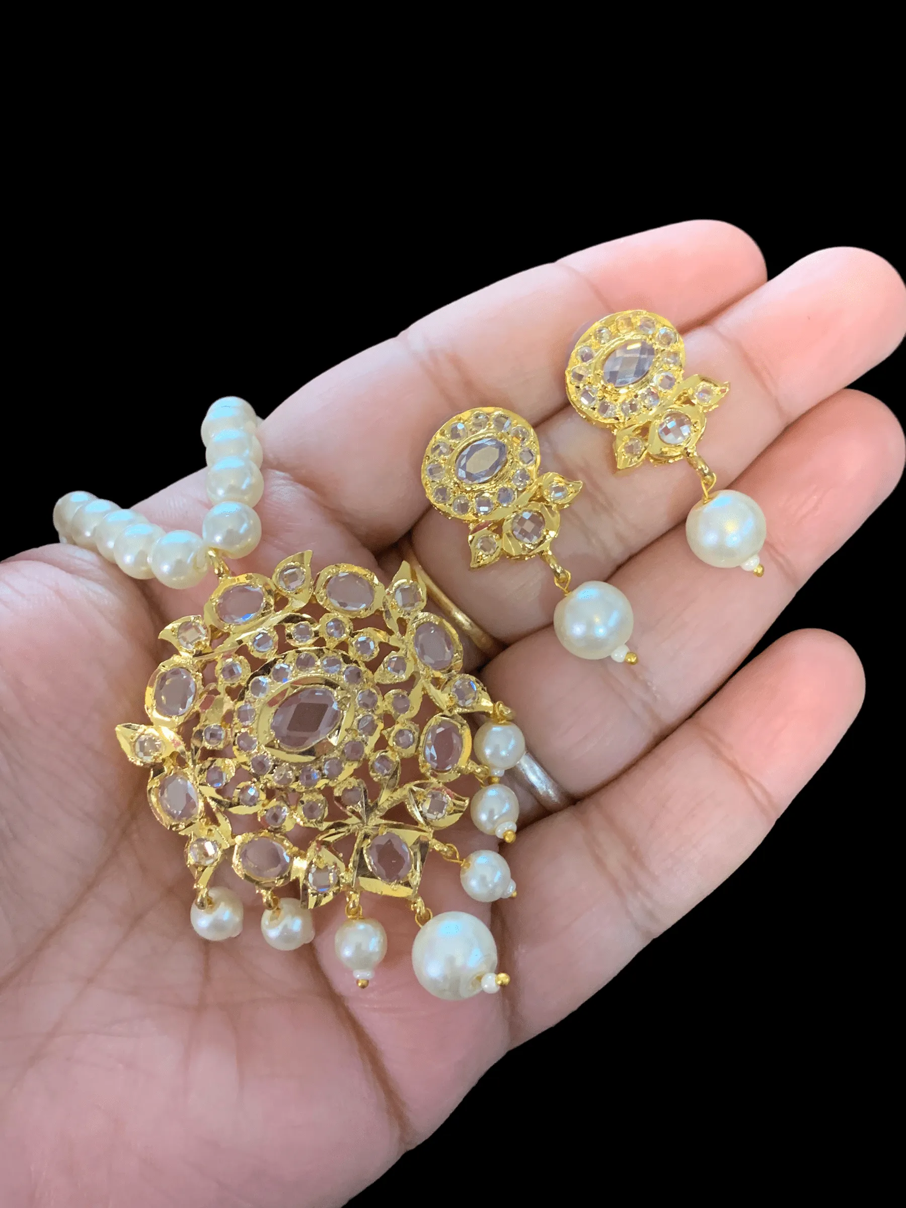 PS111 Ammara pendant  set in pearls  (SHIPS IN 4 WEEKS )