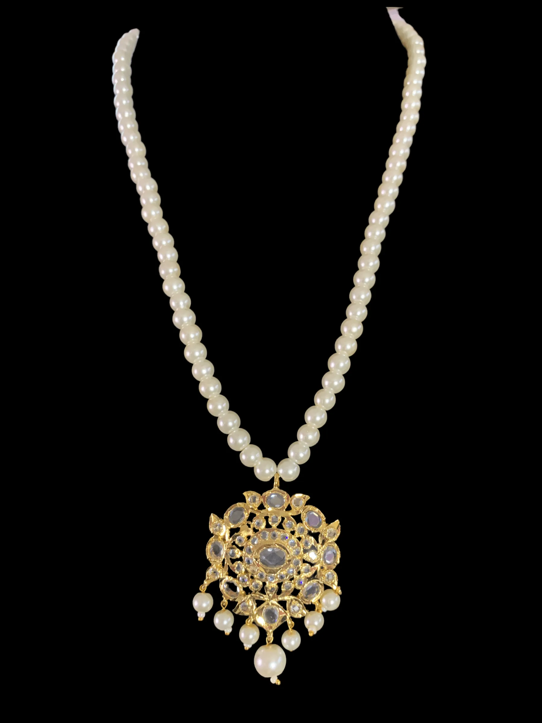 PS111 Ammara pendant  set in pearls  (SHIPS IN 4 WEEKS )