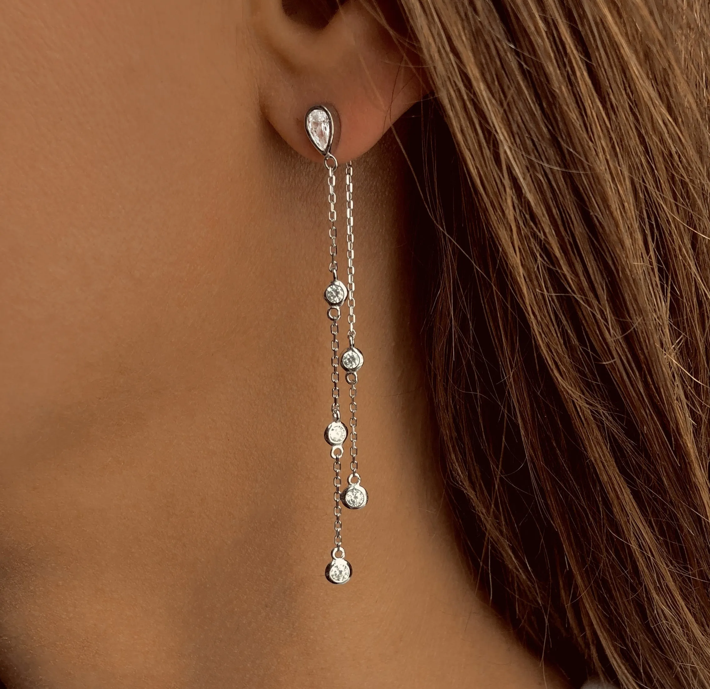 Rhodium plated 925 silver earrings assembled with zirconium oxide