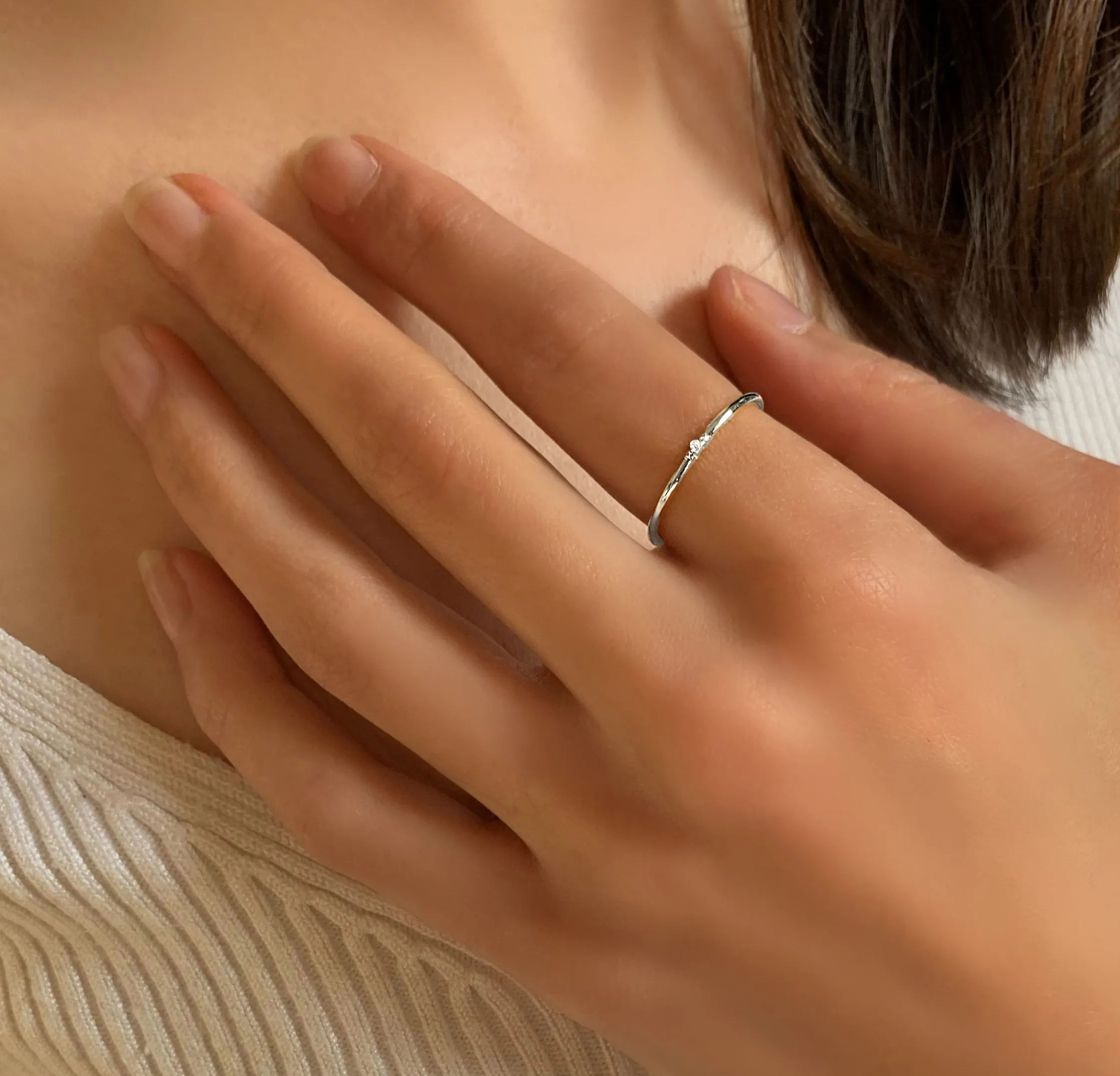 Rhodium-plated 925 silver ring set with GHS-I diamonds