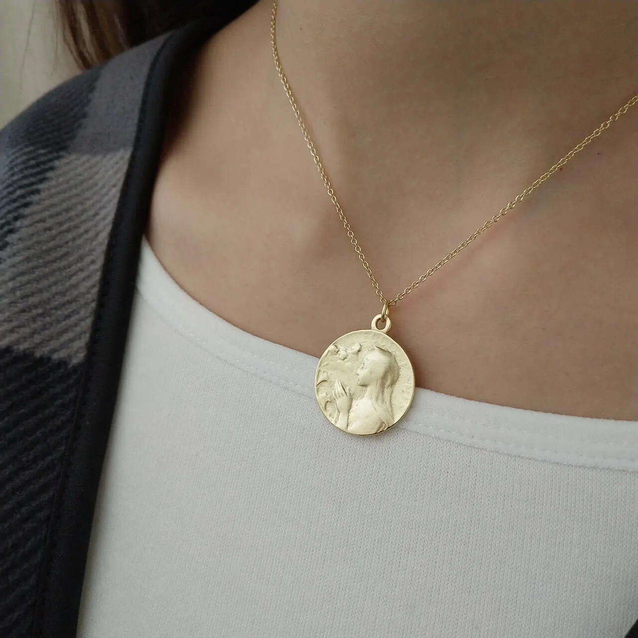 S925 Prayer of the Virgin Mary Gold Virgencita Necklace