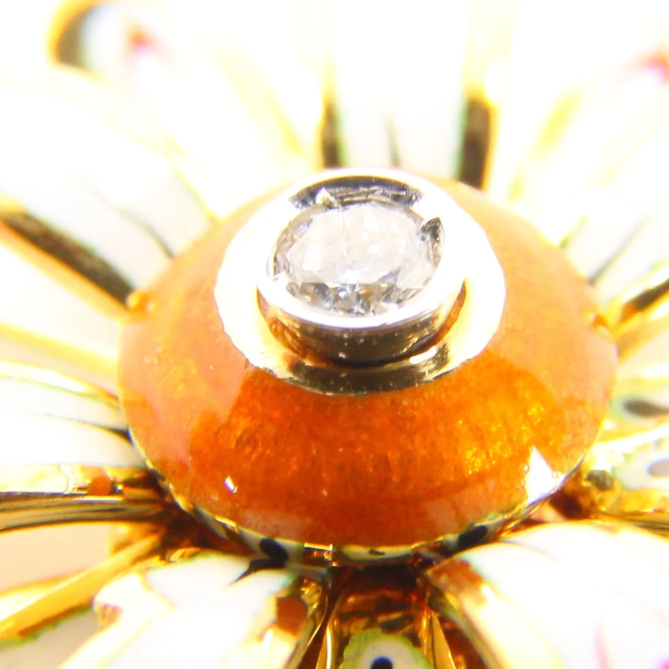 Vintage 18ct Gold Diamond Flower Pin Brooch Enamelled Detail Hallmarked Italian