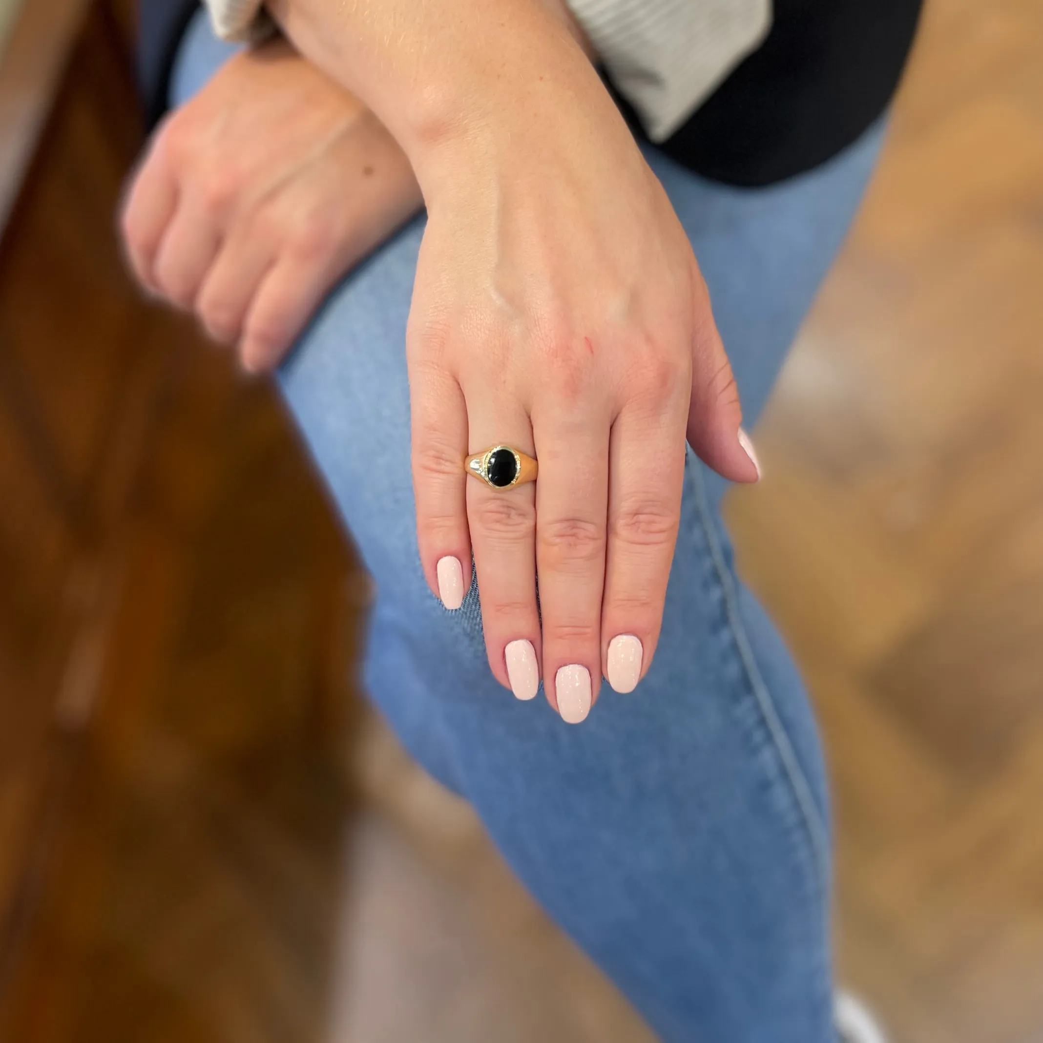 Vintage English (London) Onyx 9k Gold Signet Ring