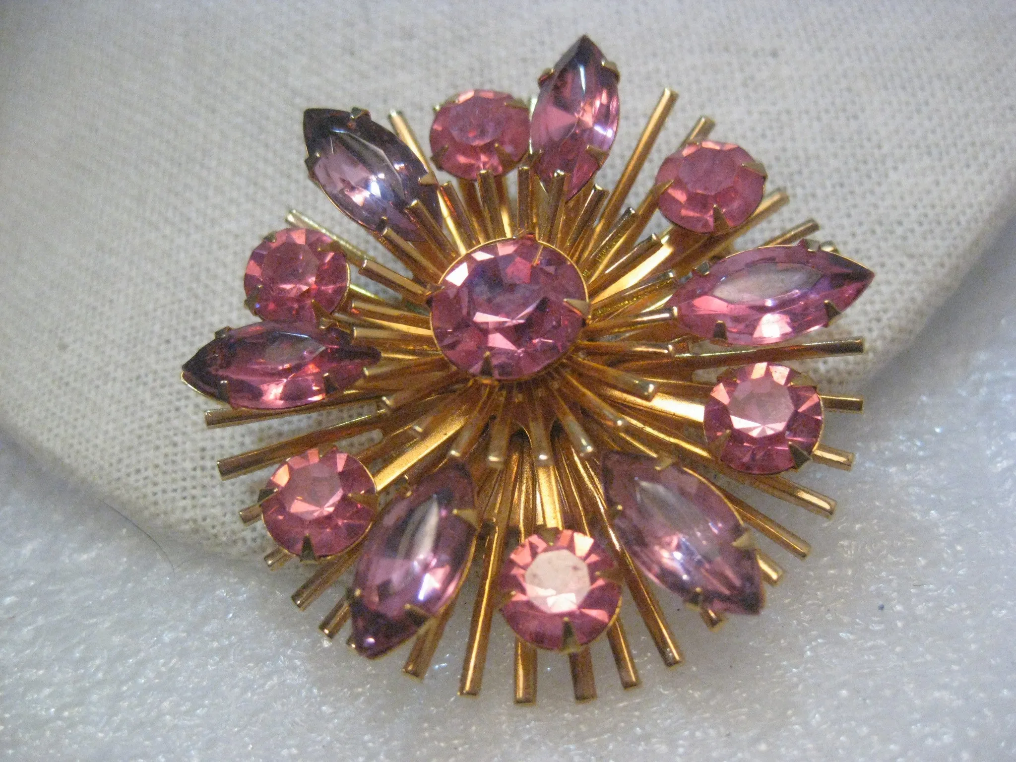 Vintage Gold Tone  Pink Rhinestone 1940's Tiered Brooch/Pendant, 2"
