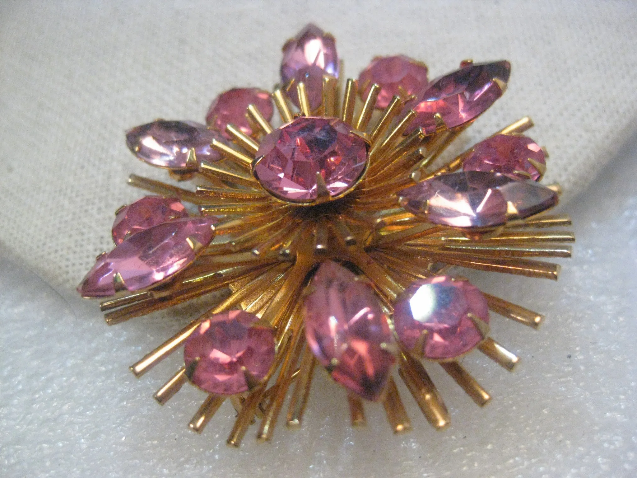 Vintage Gold Tone  Pink Rhinestone 1940's Tiered Brooch/Pendant, 2"