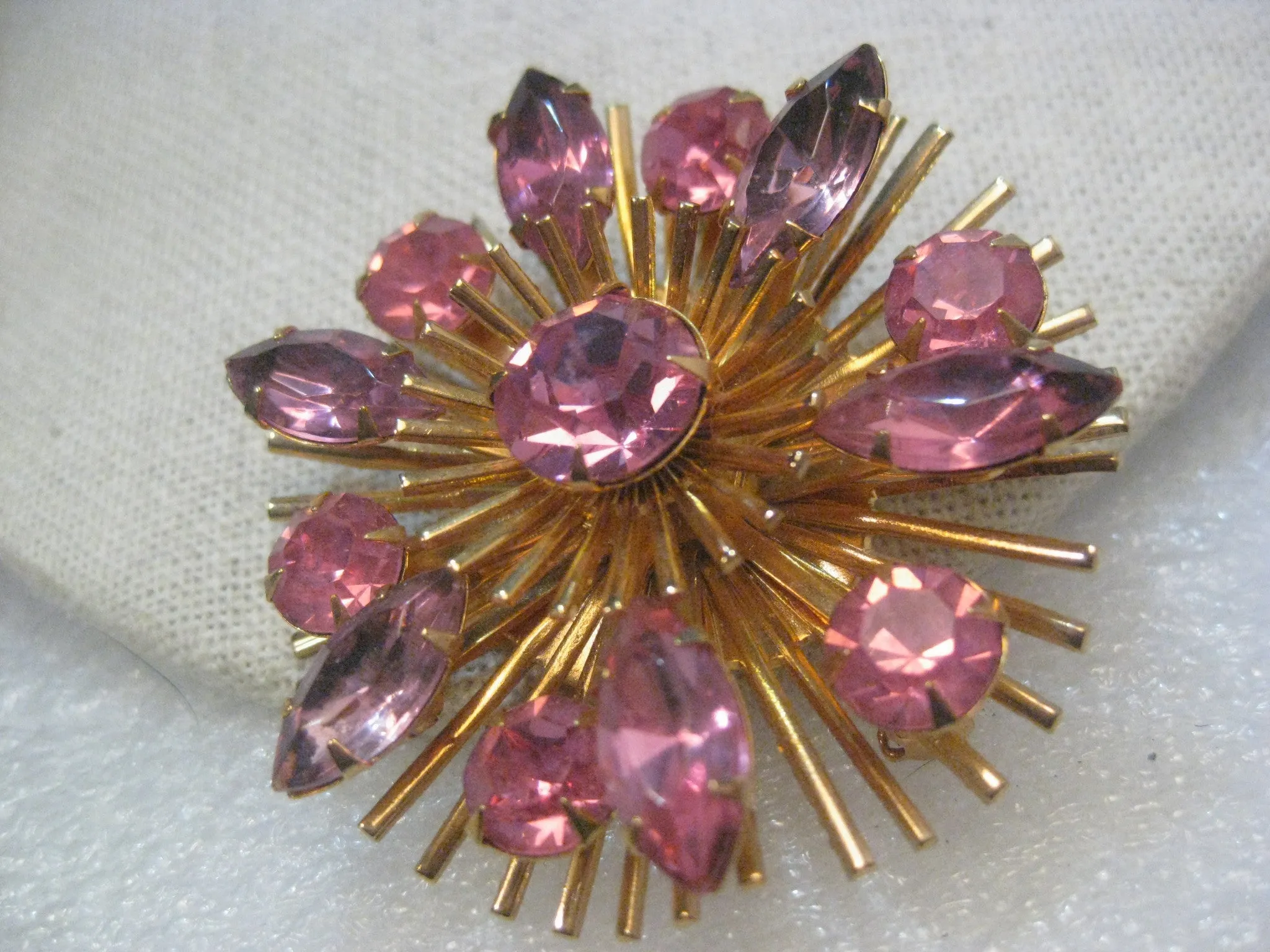 Vintage Gold Tone  Pink Rhinestone 1940's Tiered Brooch/Pendant, 2"