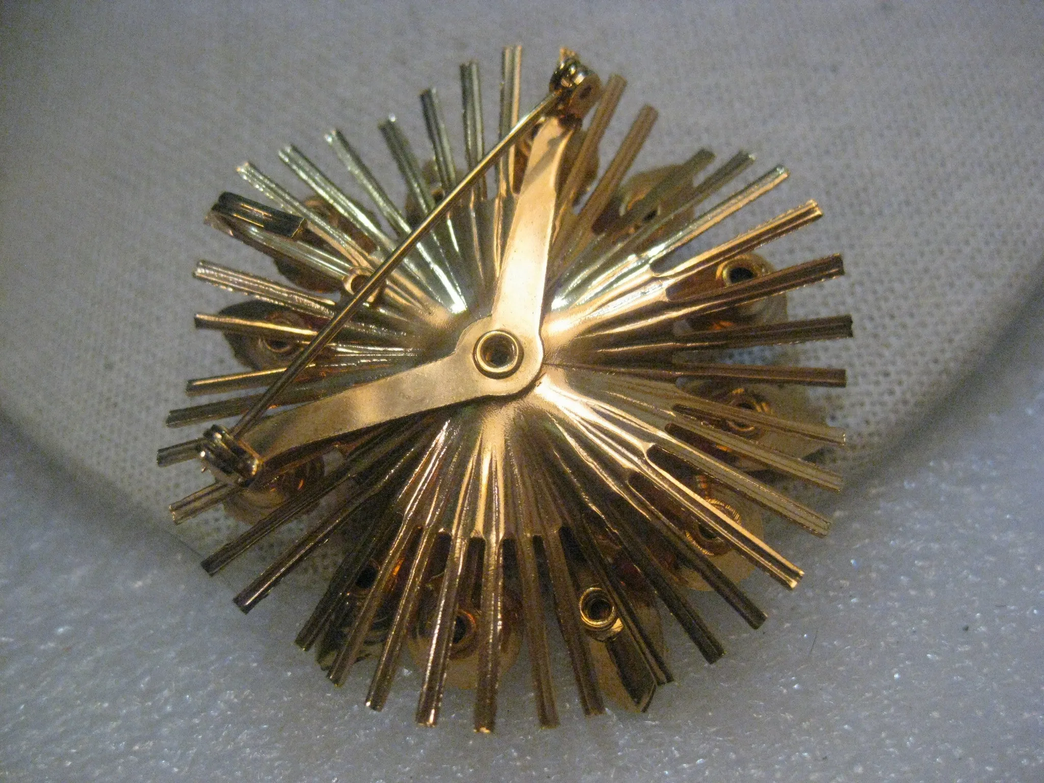 Vintage Gold Tone  Pink Rhinestone 1940's Tiered Brooch/Pendant, 2"
